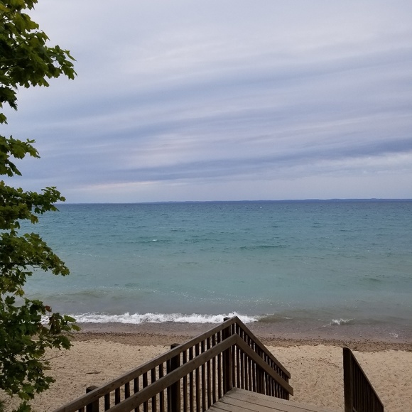 Meet your Posher, Jennifer - Picture 1 of 1